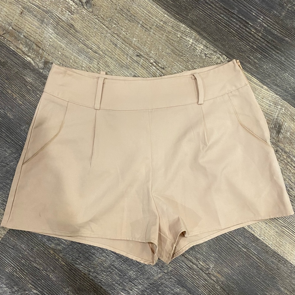 Woman’s blush pink shorts